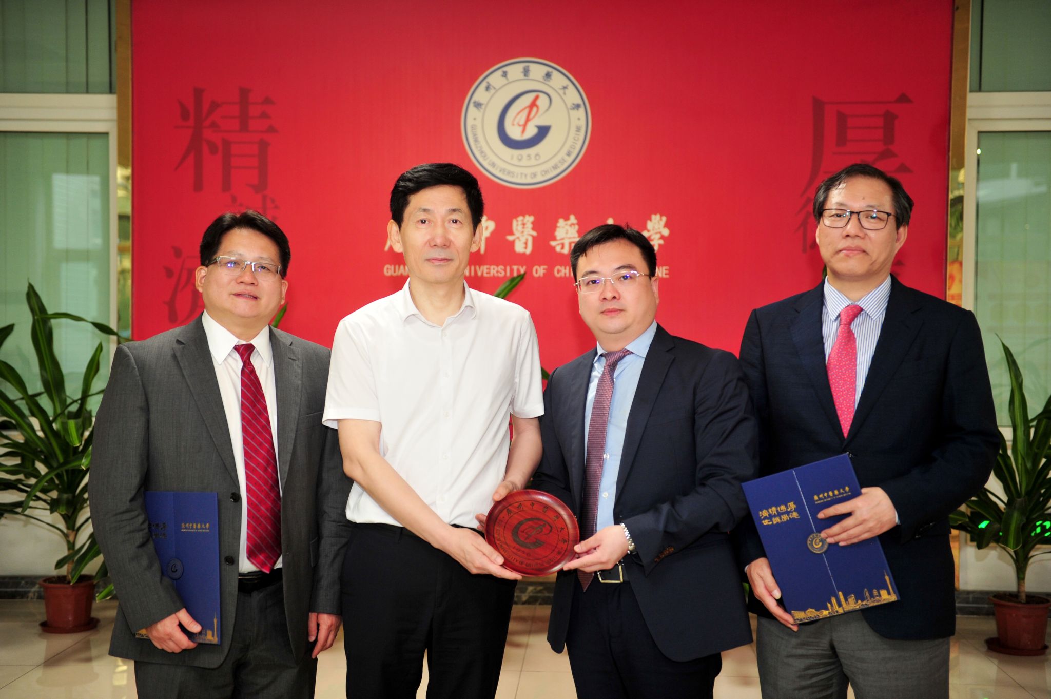 香港珠海學(xué)院代表團(tuán)來校洽談合作