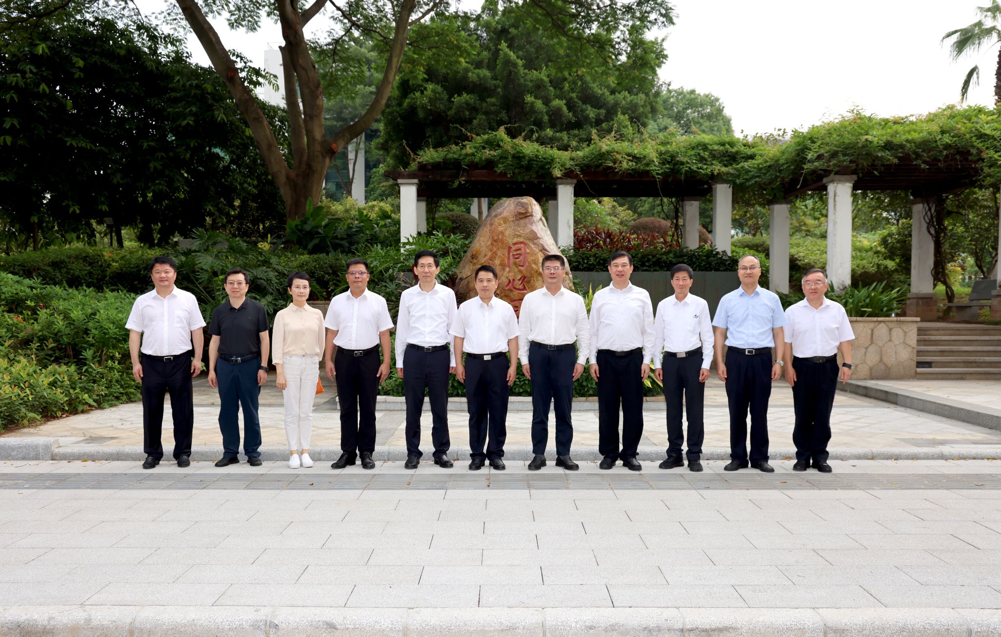 珠海市委副書記、市長(zhǎng)黃志豪率隊(duì)來(lái)校訪問(wèn)