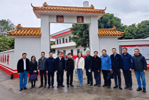 潘華峰副校長(zhǎng)帶隊(duì)赴佛岡縣水頭鎮(zhèn)調(diào)研鄉(xiāng)村振興工作并慰問(wèn)困難群眾